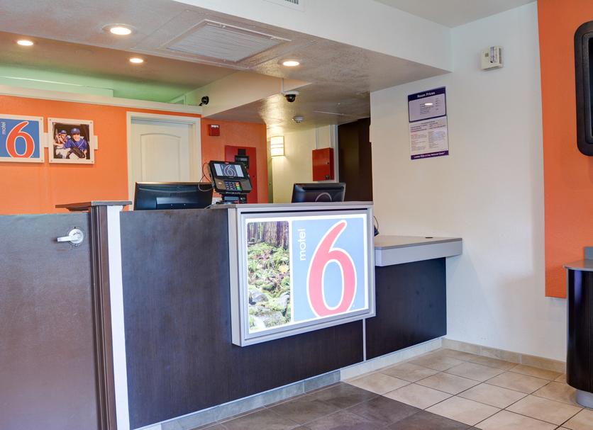 Front desk Photo