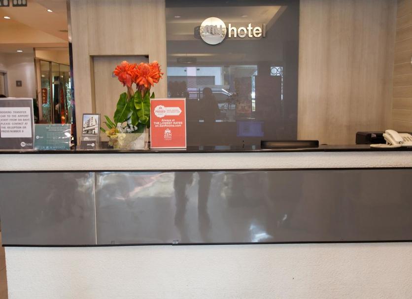 Front desk Photo