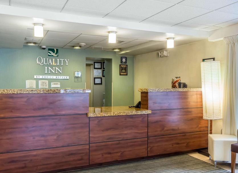 Front desk Photo