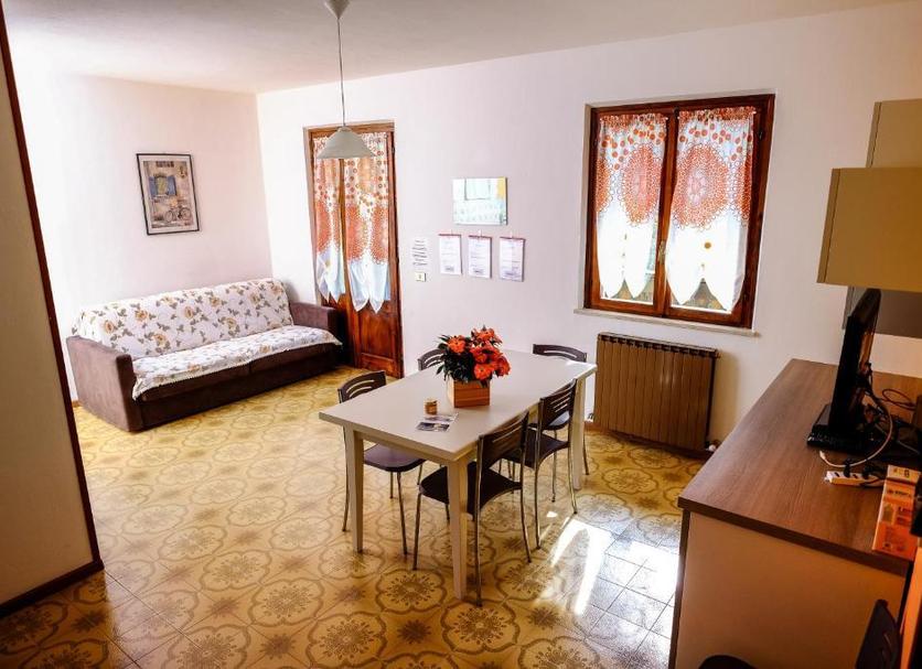 Dining room Photo