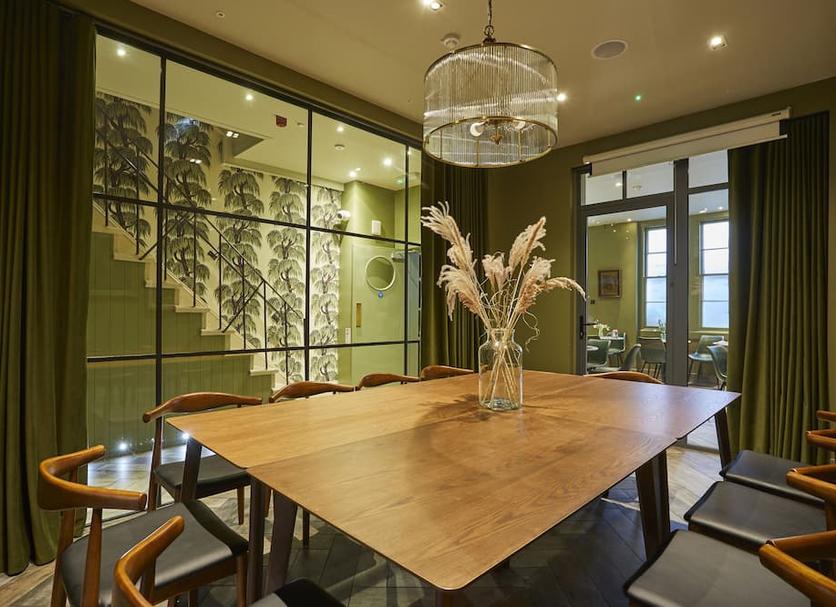 Dining room Photo