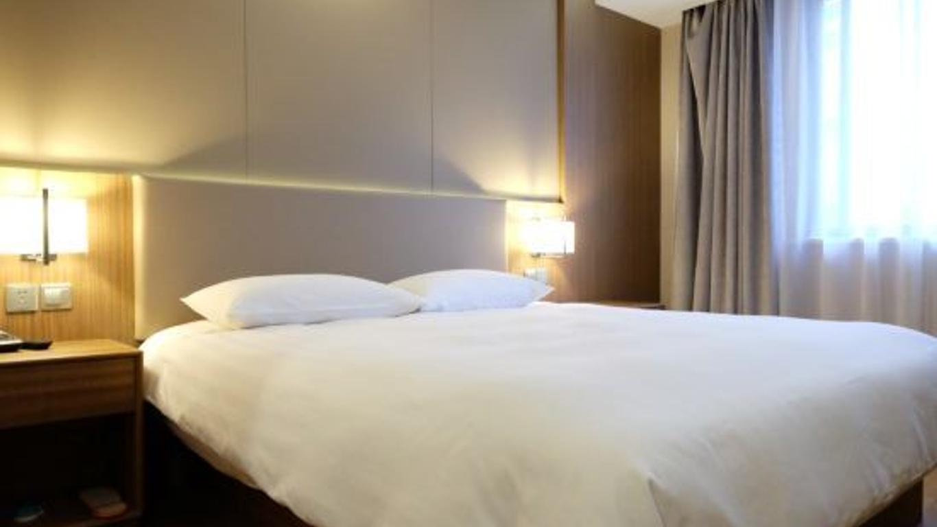Sushi Select Hotel (Fuzhou Road, Shanghai People's Square)