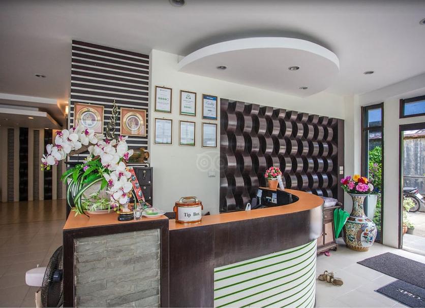 Front desk Photo