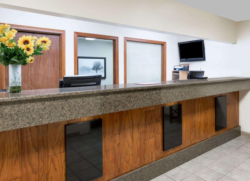Front desk Photo