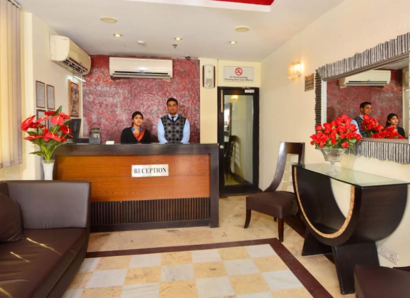 Front desk Photo