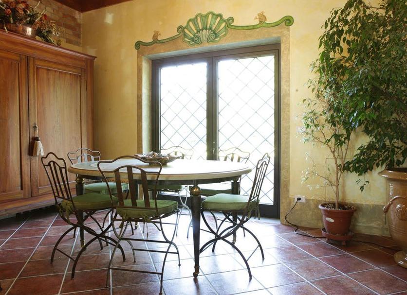 Dining room Photo