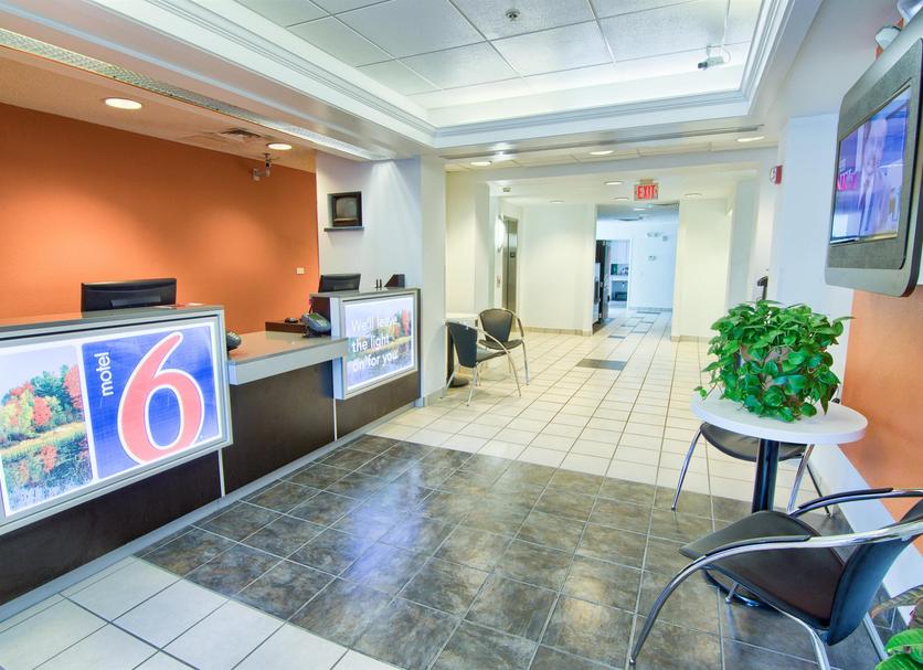 Front desk Photo