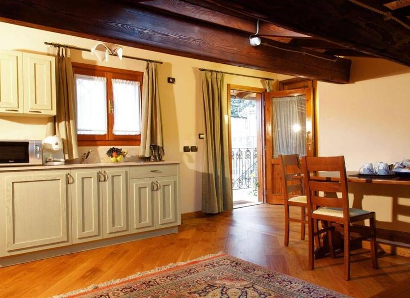 Dining room Photo