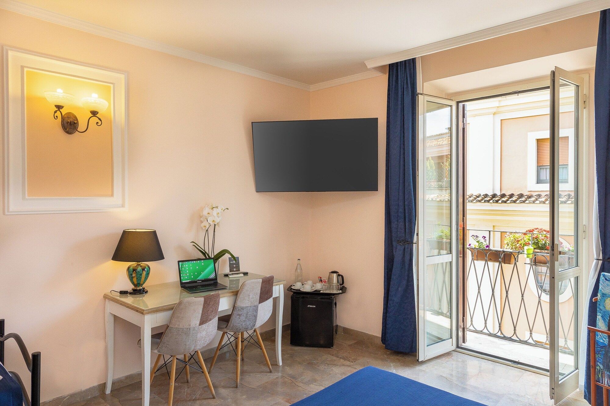 Room amenity