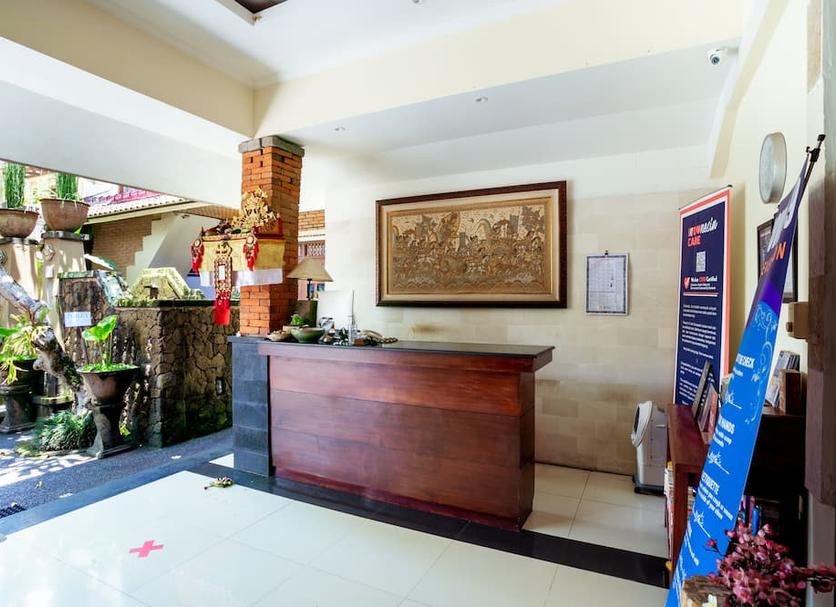 Front desk Photo
