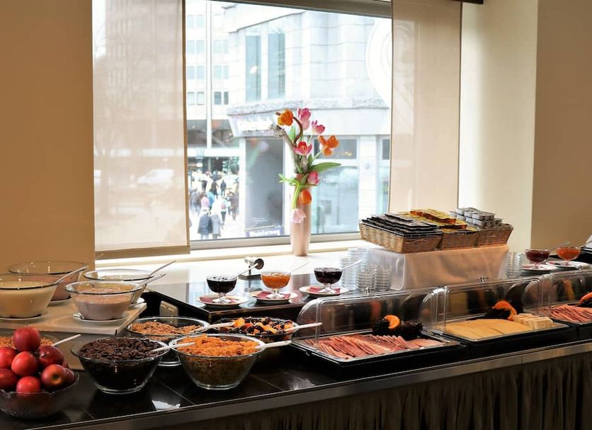 Buffet Photo