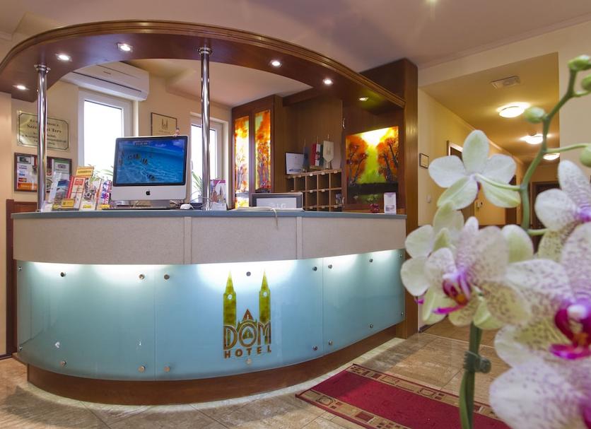 Front desk Photo