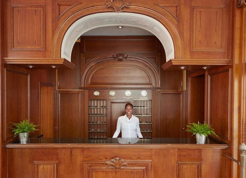 Front desk Photo