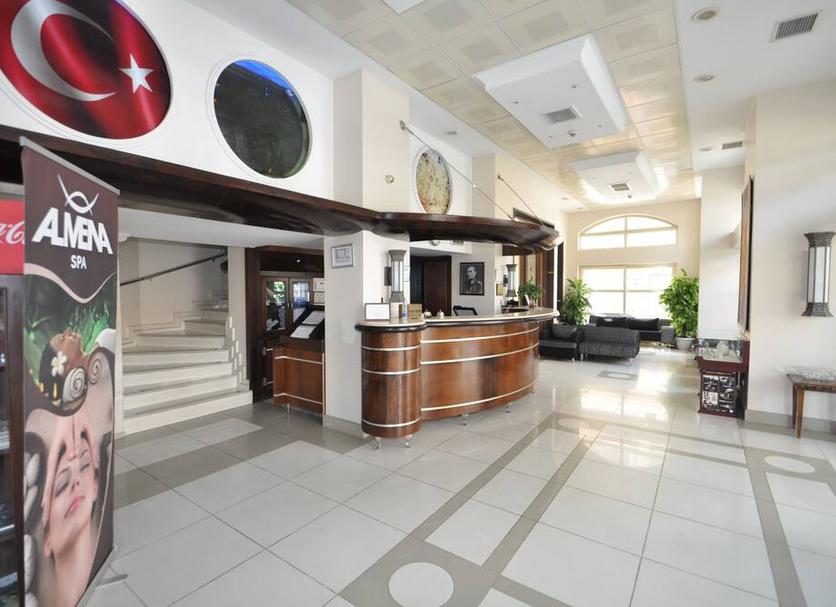Front desk Photo
