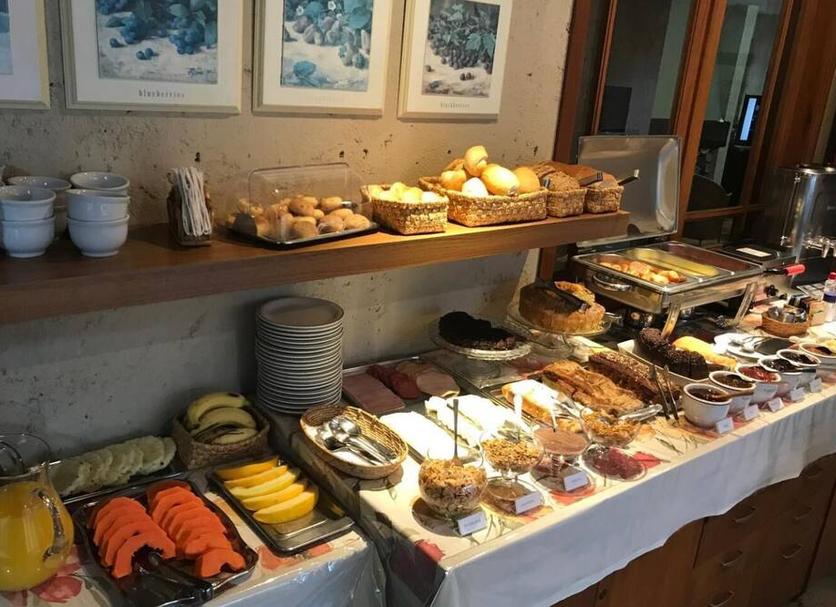 Buffet Photo