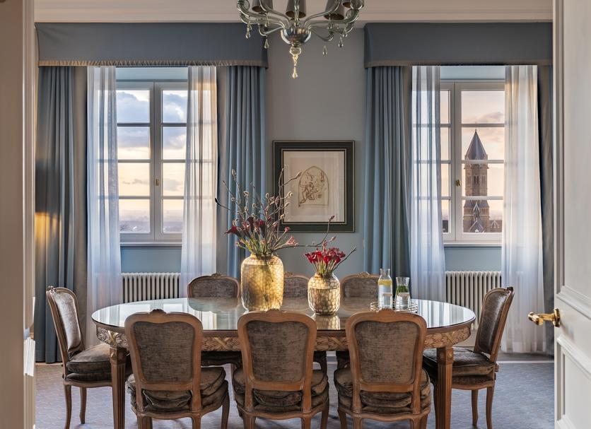 Dining room Photo