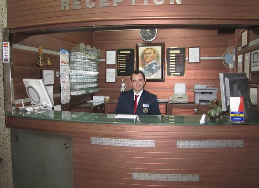 Front desk Photo