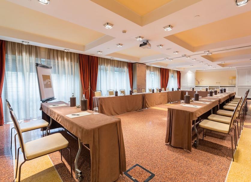 Conference room Photo