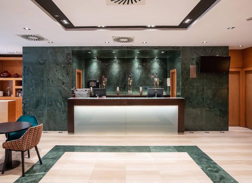 Front desk Photo