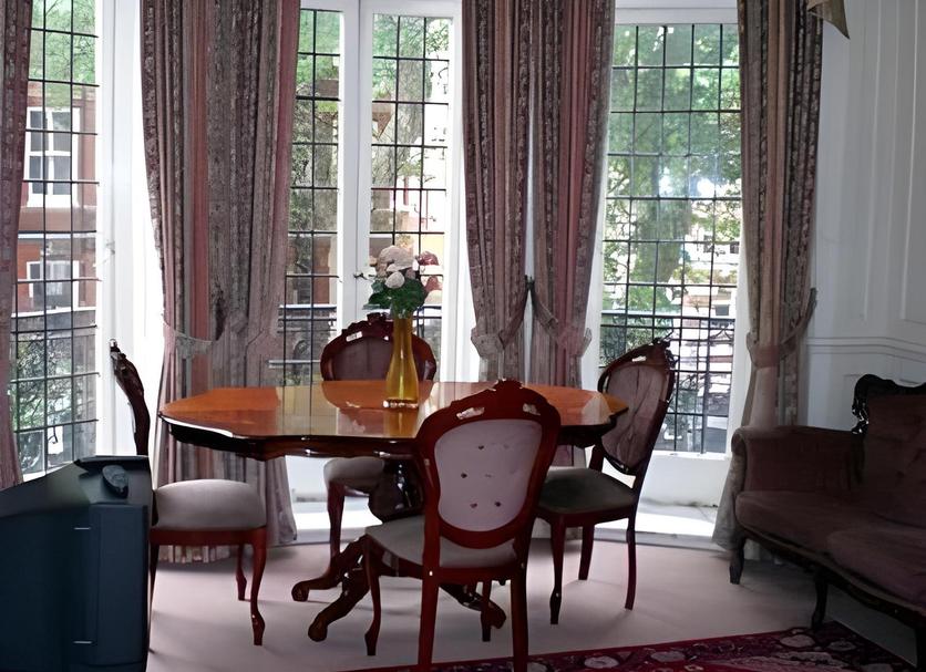 Dining room Photo