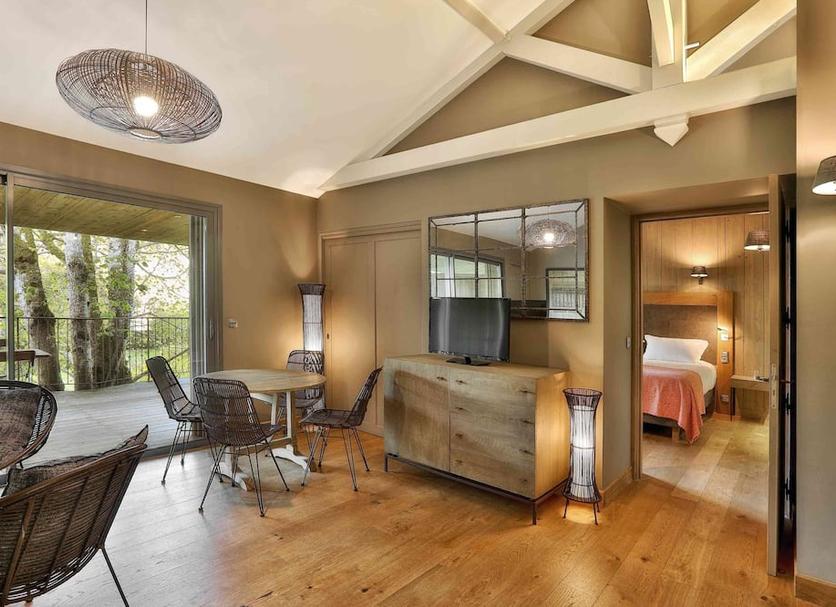 Dining room Photo