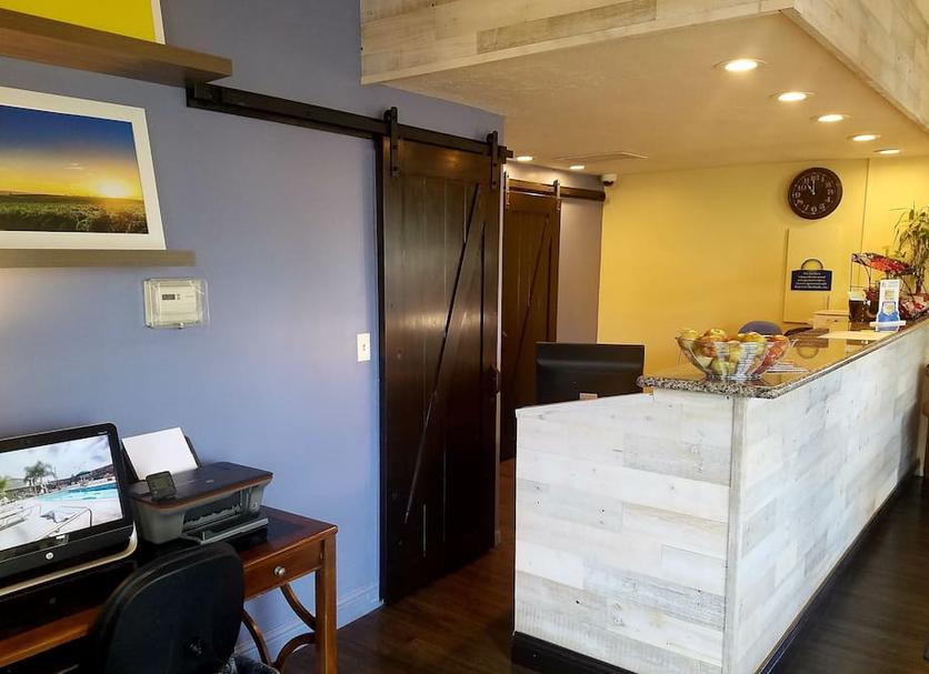Front desk Photo