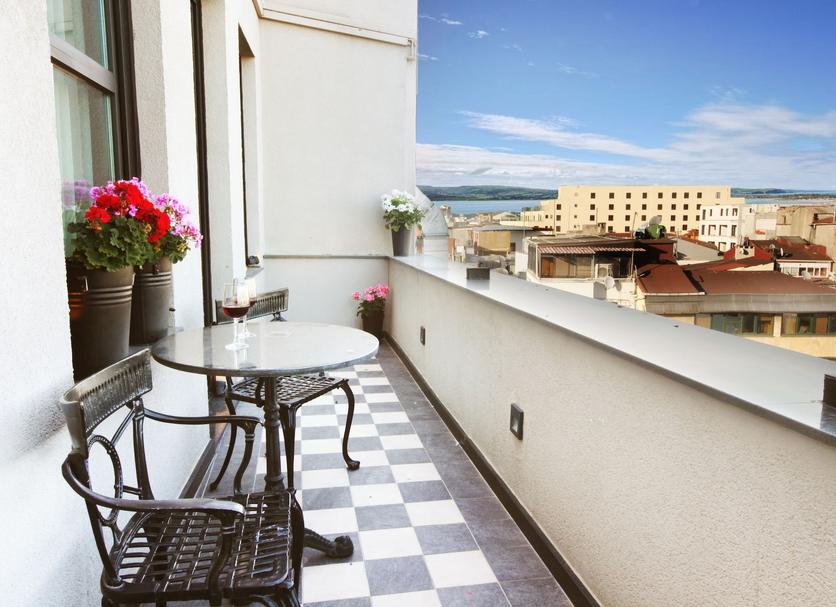 Balcony Photo
