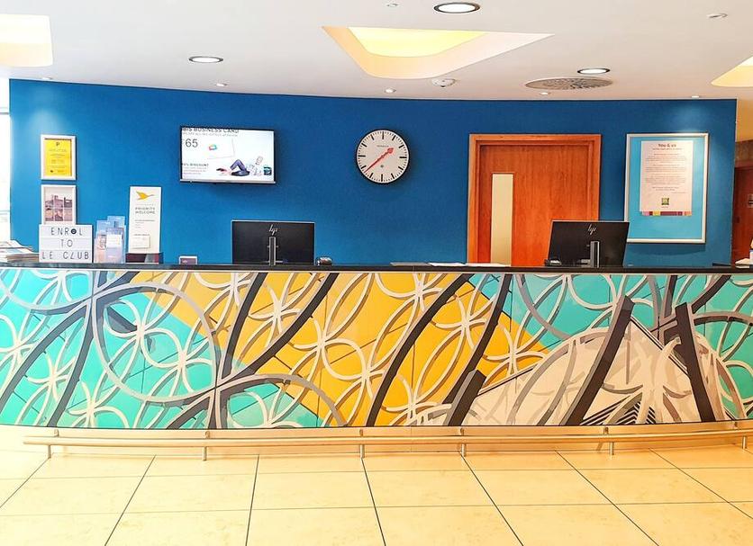 Front desk Photo