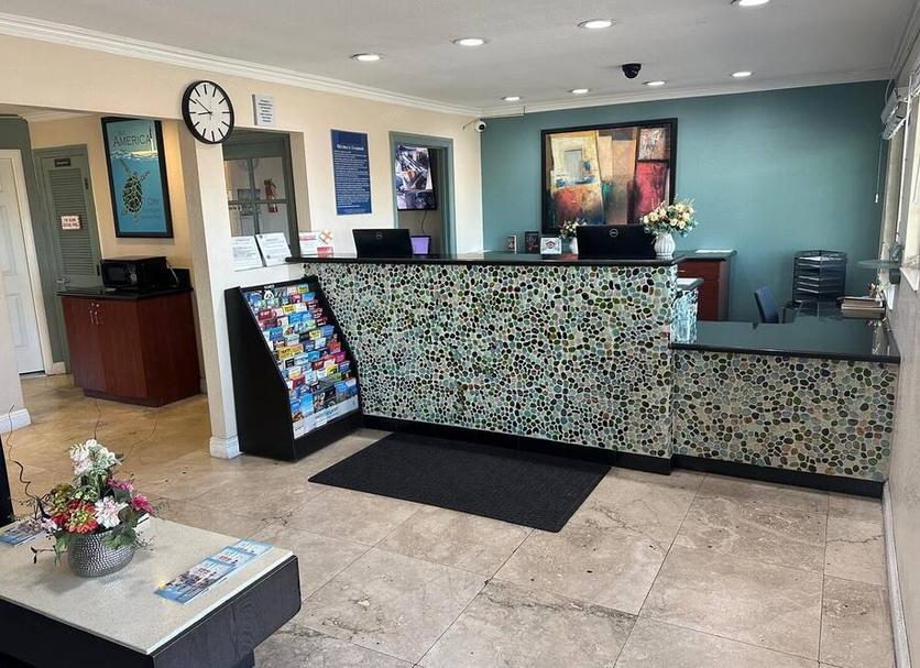 Front desk Photo