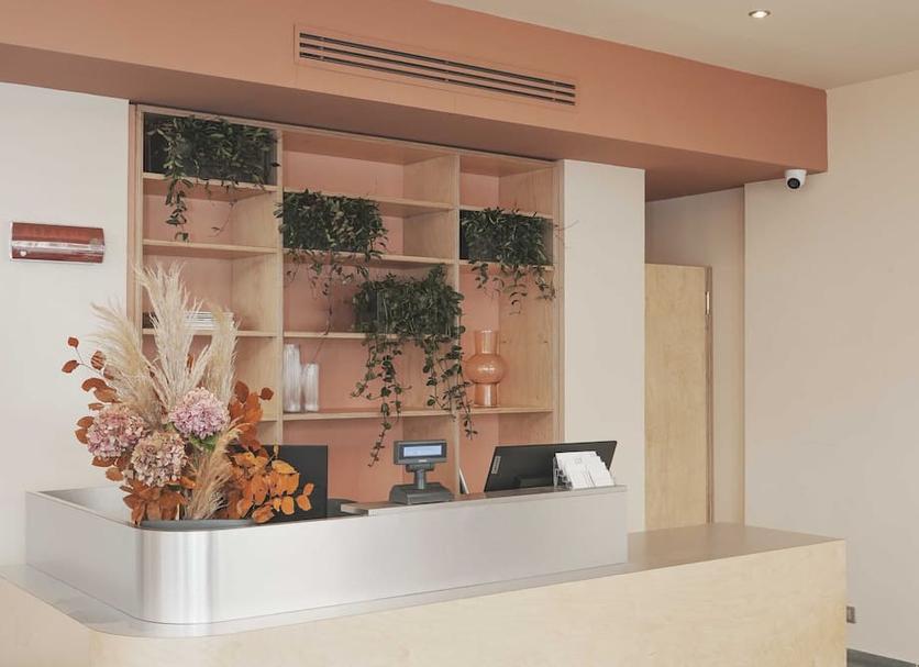 Front desk Photo
