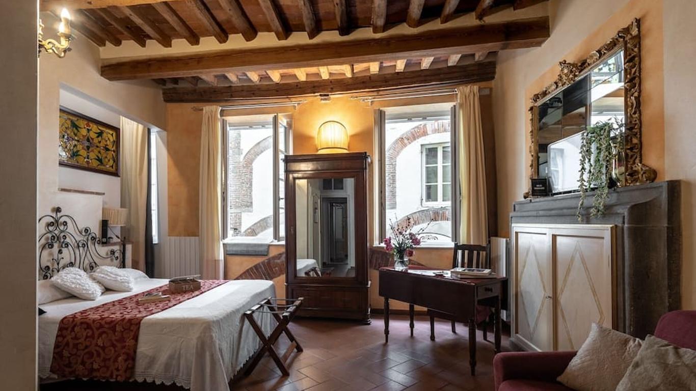 La Tosca Rooms