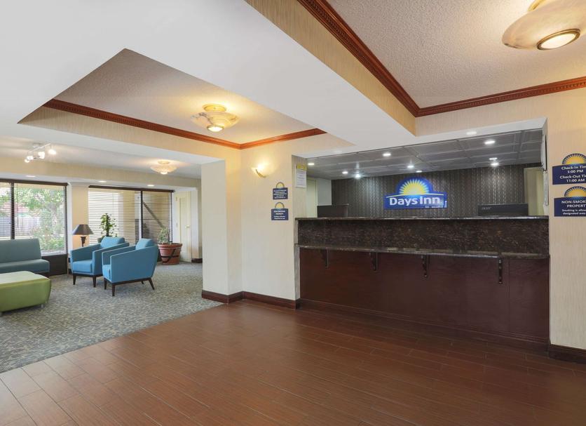 Front desk Photo