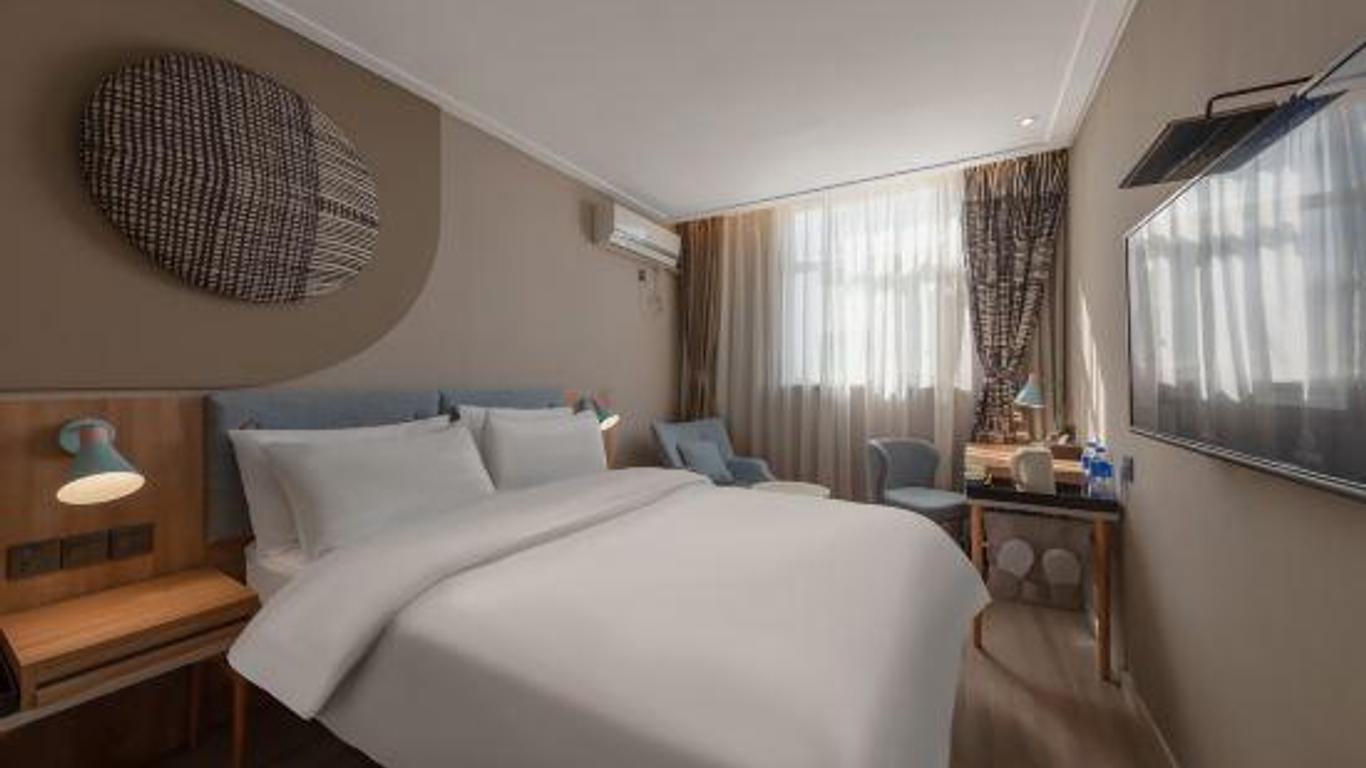 Home Inn (Zhenjiang Zhongshan Bridge Rt-Mart)