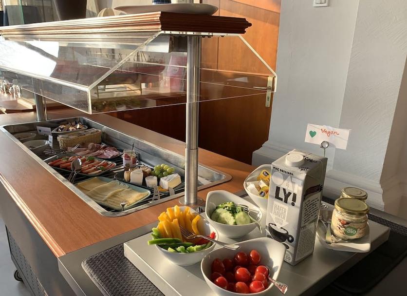 Buffet Photo