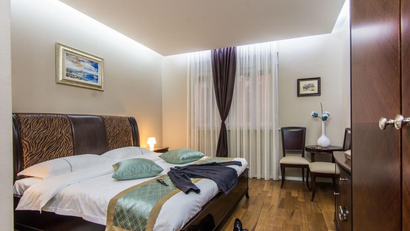 Scallop Regent Rooms