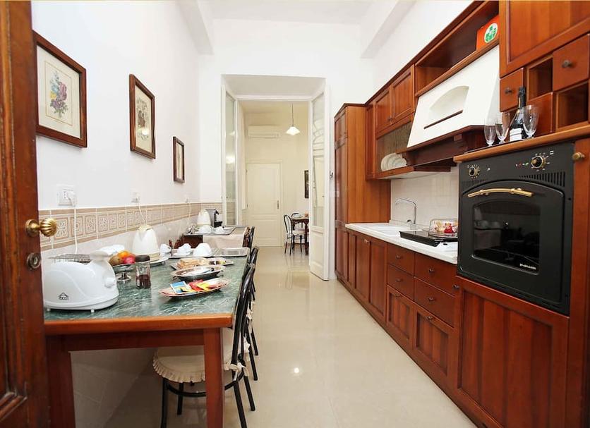 Kitchen Photo