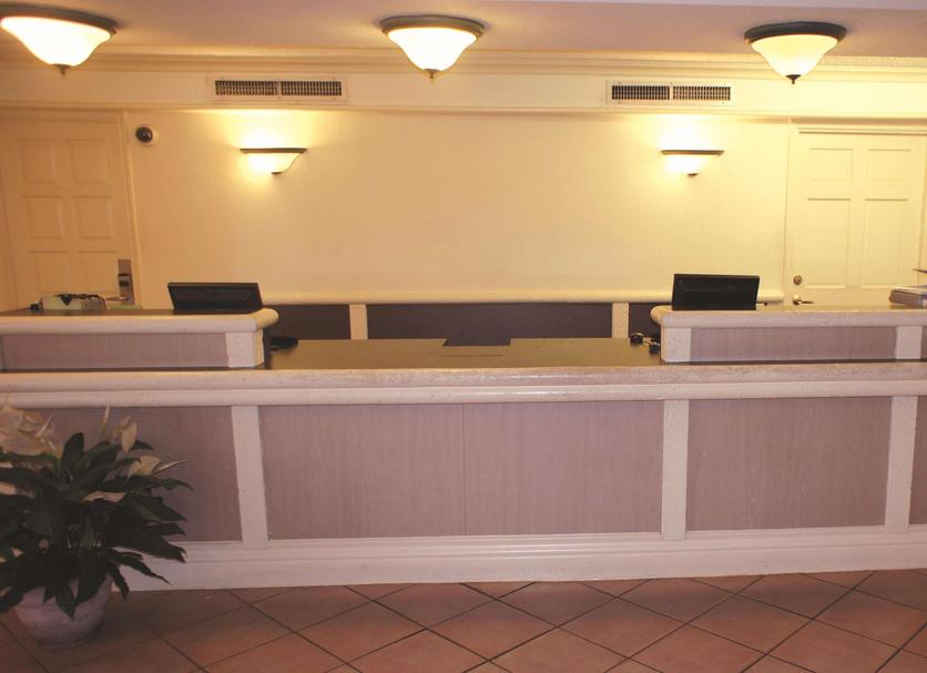 Front desk Photo