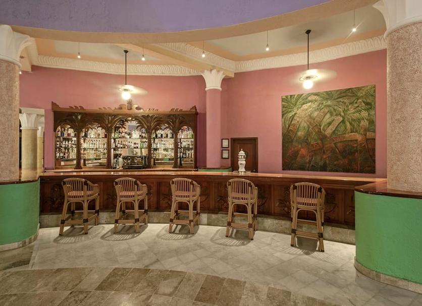 Bar Photo