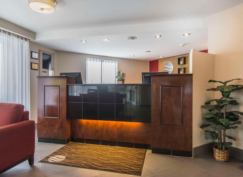 Front desk Photo