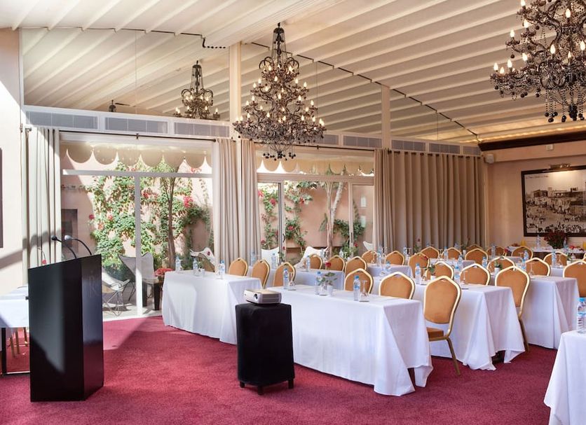 Banquet hall Photo