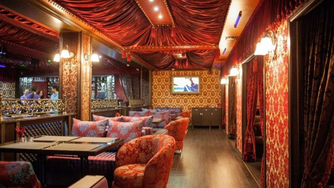Russ Hotel