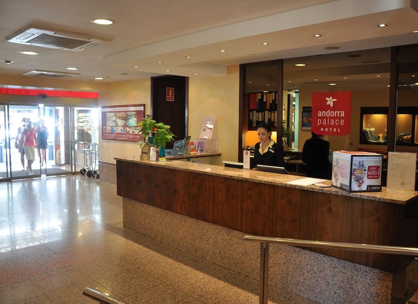 Front desk Photo