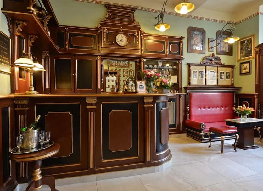 Bar Photo