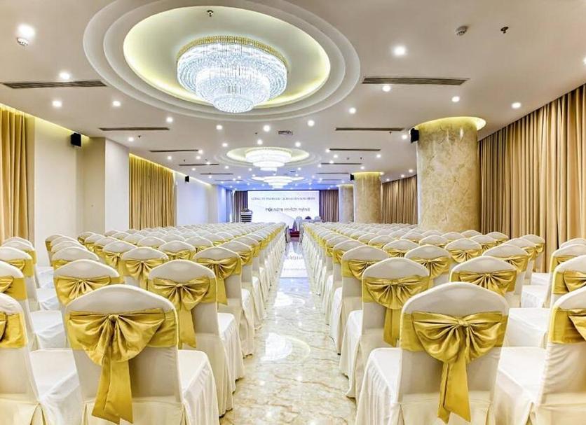 Banquet hall Photo