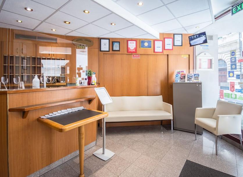 Front desk Photo