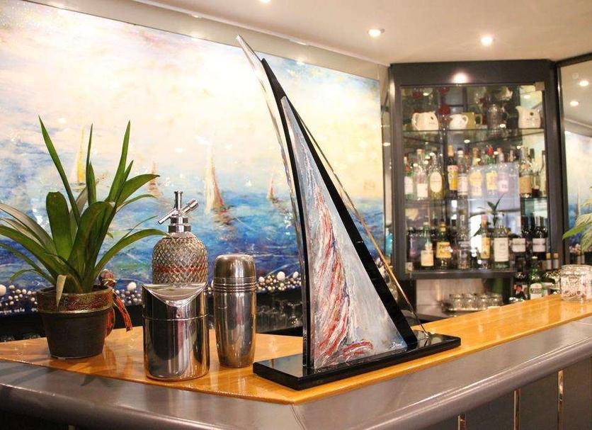 Bar Photo