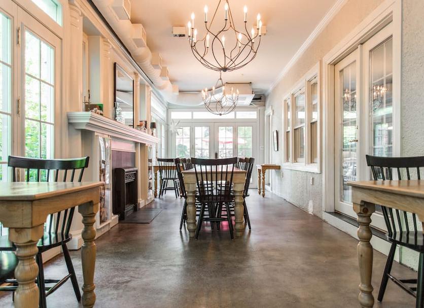 Dining room Photo