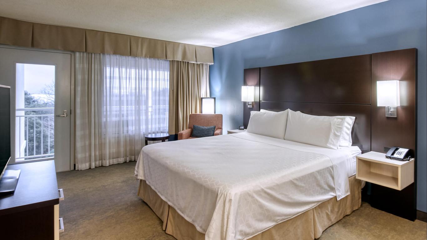 Holiday Inn & Suites Atlanta Airport-North