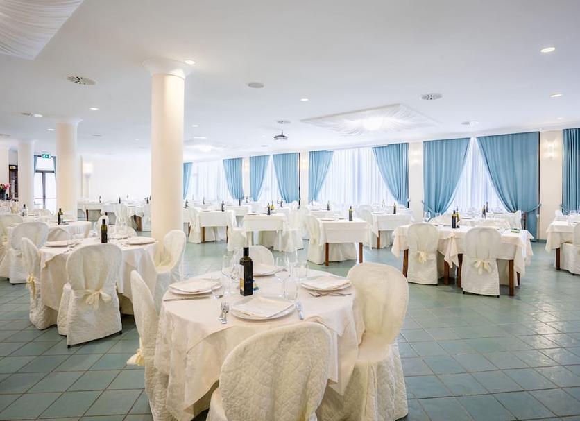Banquet hall Photo