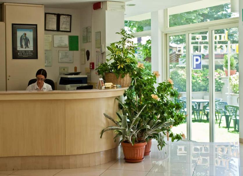 Front desk Photo